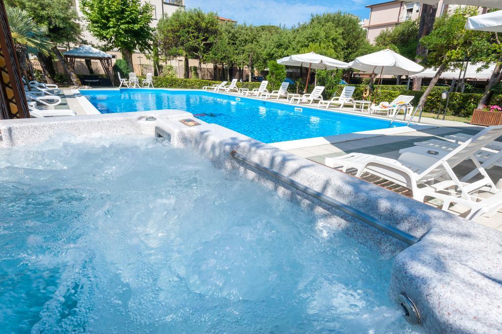 Hotel Apuana